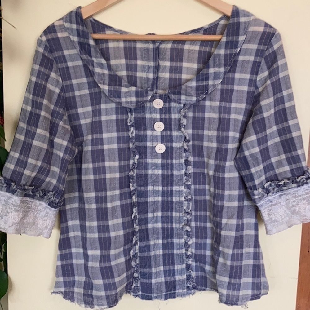 Bought in Sweden. Cropped top